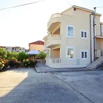 Kiwi Apartment *