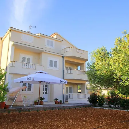 Kiwi Apartment *
