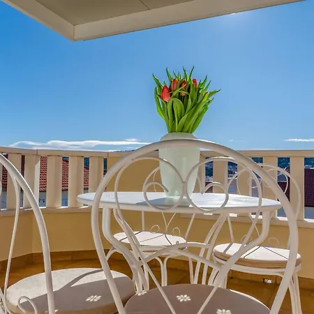 Kiwi Apartment