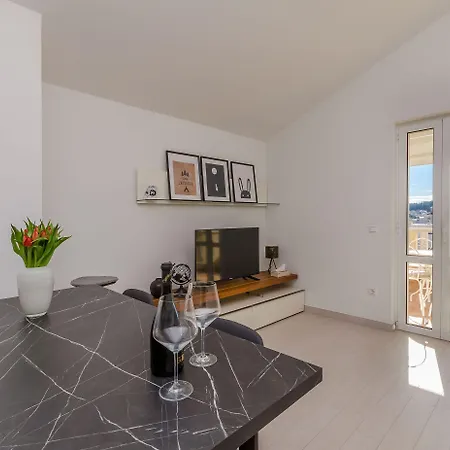Kiwi Apartment *