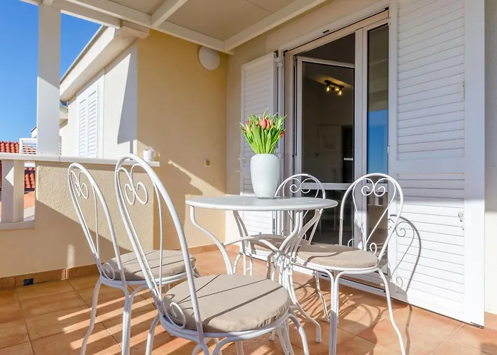 Apartment Kiwi Trogir