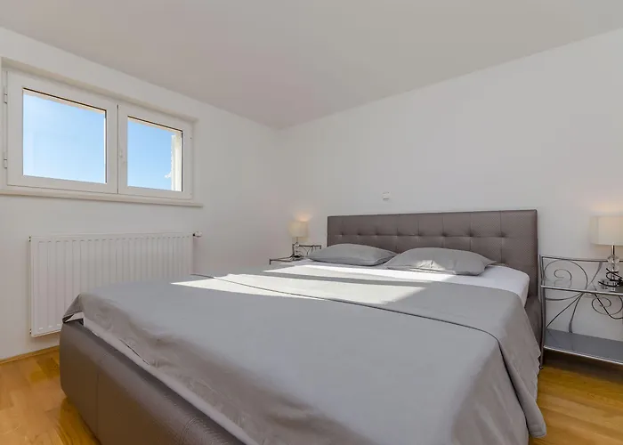 Apartment Kiwi Trogir