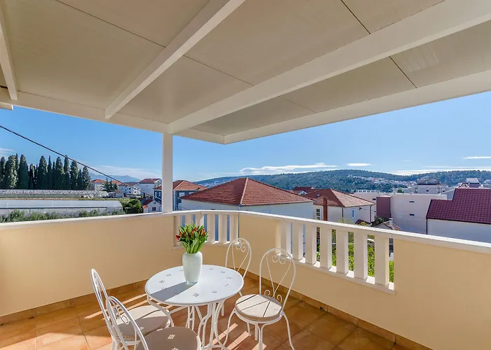 Apartment Kiwi Trogir